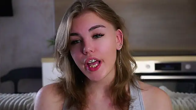MelodyBaur stripchat live cam model