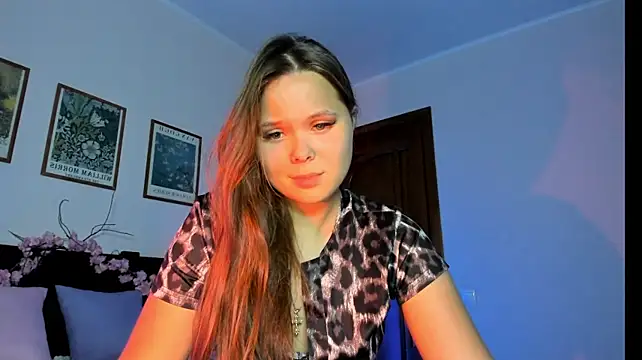 Kira_love_81 stripchat live cam model