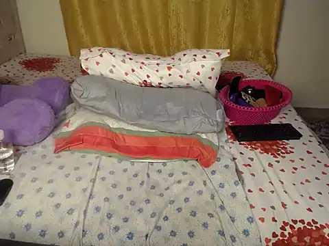 EMMAISBELLA stripchat live cam model