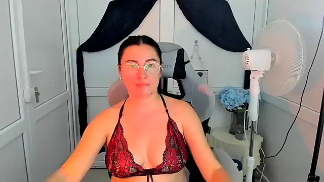 ChloeVibee stripchat live cam model
