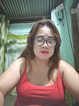 rowena_123 stripchat live cam model
