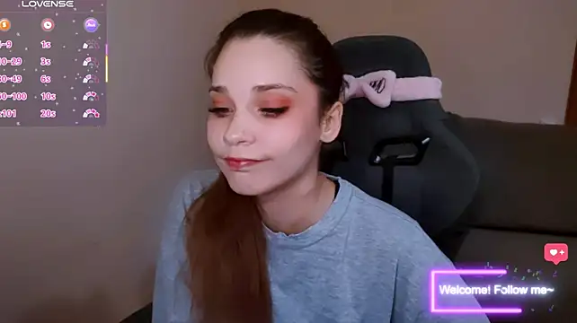 kittenalissa stripchat live cam model