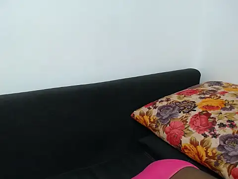 GGNova stripchat live cam model