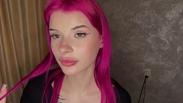 CowingGirl stripchat live cam model