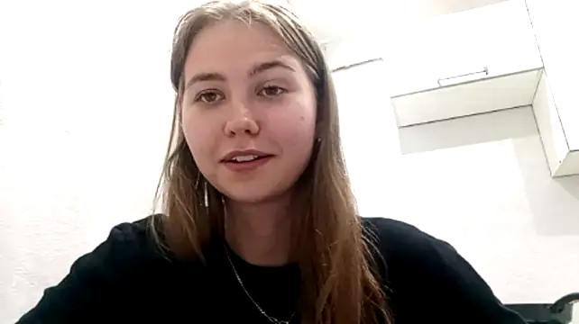 AnnettaHosaka stripchat live cam model