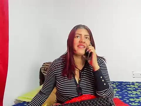 kira-palmer09 stripchat live cam model