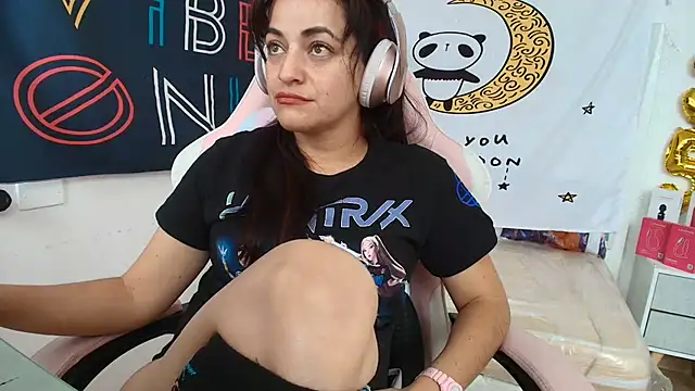 LovelyAzucena stripchat live cam model