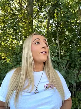 Strongqueen stripchat live cam model
