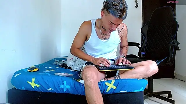 bray_hotboy777 stripchat live cam model