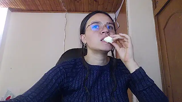 Shanel_Lozano stripchat live cam model