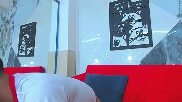 Brianhot0F stripchat live cam model