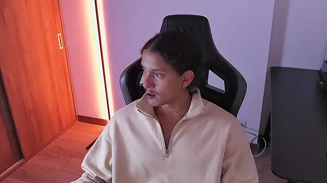 Liam_V stripchat live cam model