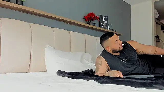 frank_myles stripchat live cam model