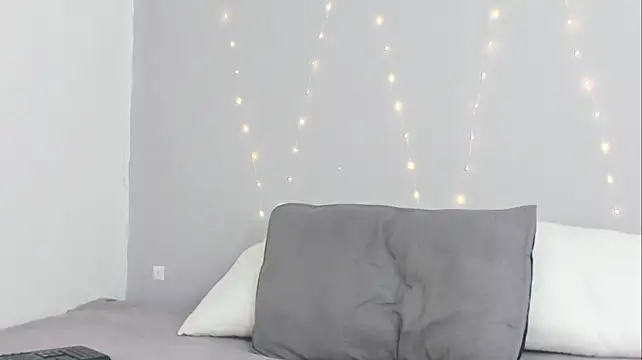 TaraCarson stripchat live cam model