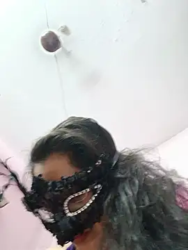 thanusi_2 stripchat live cam model