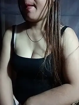 Sara_pusyy stripchat live cam model