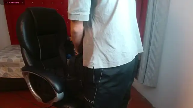 Ryan_grayx stripchat live cam model
