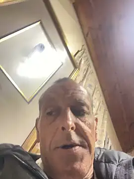 GeldenKuy stripchat live cam model