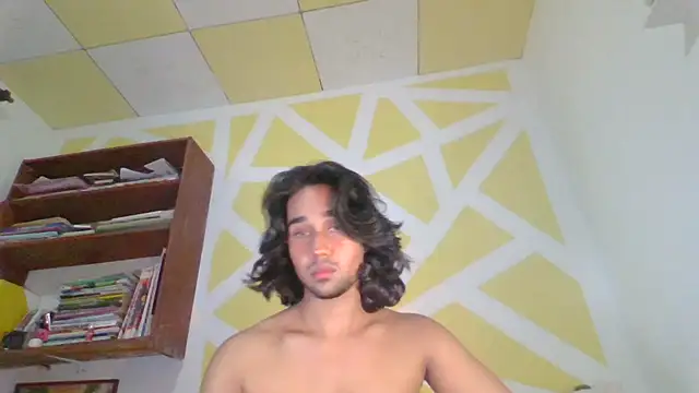 hensmendy stripchat live cam model