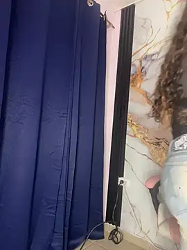 ariana_ec stripchat live cam model