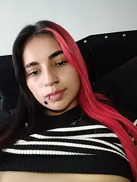 Ale_moon stripchat live cam model