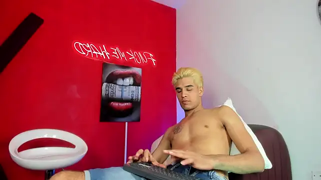 BIG_LOVERS33 stripchat live cam model
