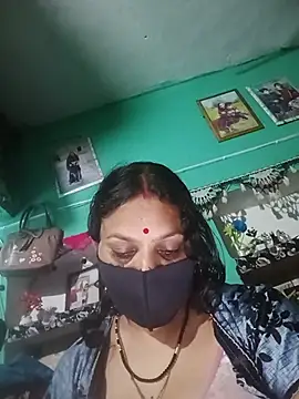 Hitrani56 stripchat live cam model