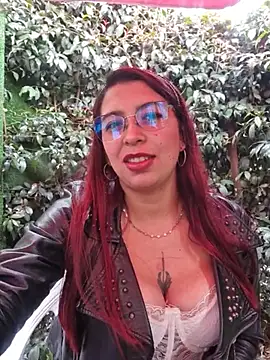 kari-h stripchat live cam model
