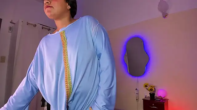 ShairaMassu stripchat live cam model