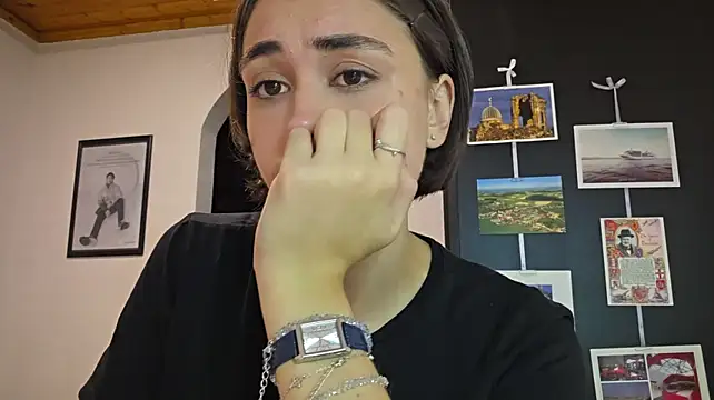 Mikka_Sargoni stripchat live cam model