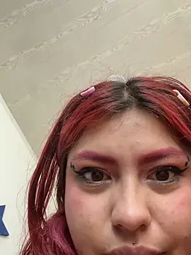 LilMoon_ stripchat live cam model