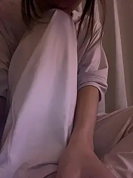 Puting_q stripchat live cam model