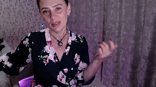 TheToxicMommy stripchat live cam model