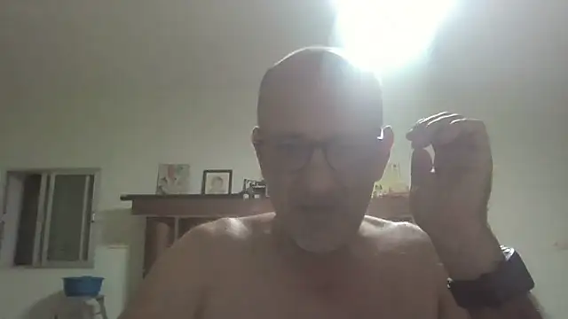llopaco stripchat live cam model