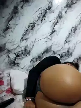 Reddewww stripchat live cam model