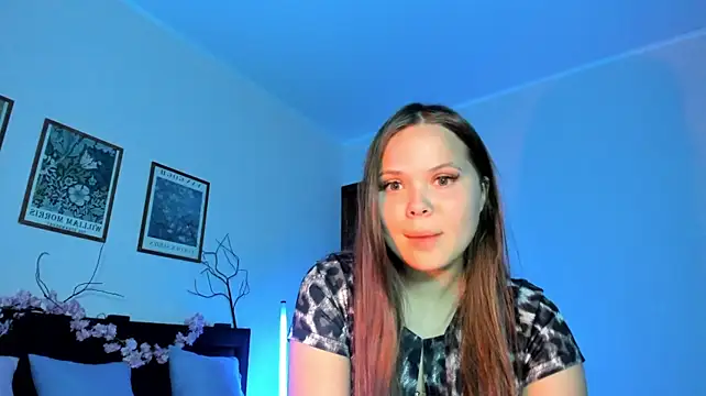 Kira_love_81 stripchat live cam model
