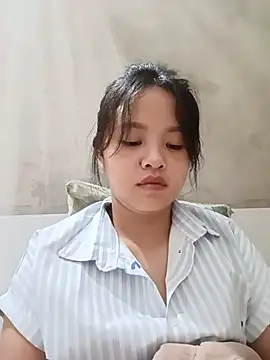 Pretty-haert stripchat live cam model