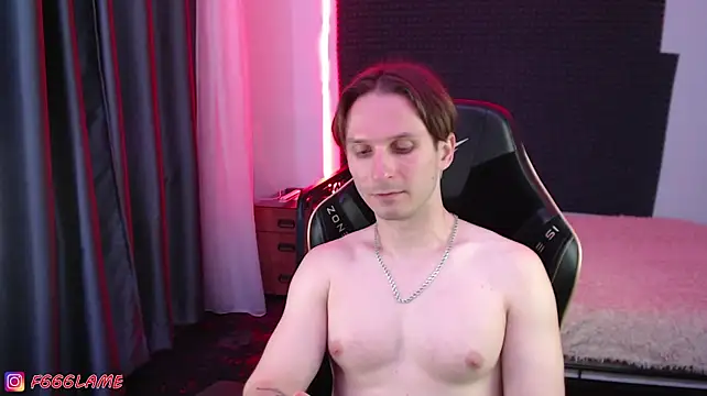 F666LAME stripchat live cam model