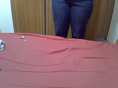 kaya_bear stripchat live cam model