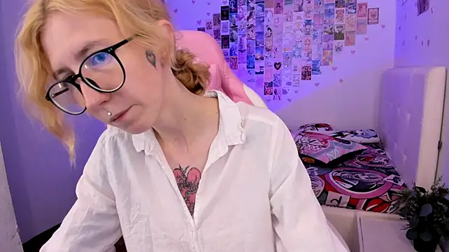 TerriaReed stripchat live cam model