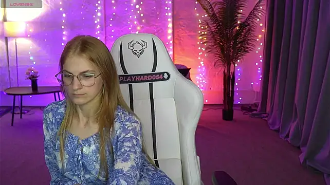 Noksi_054 stripchat live cam model