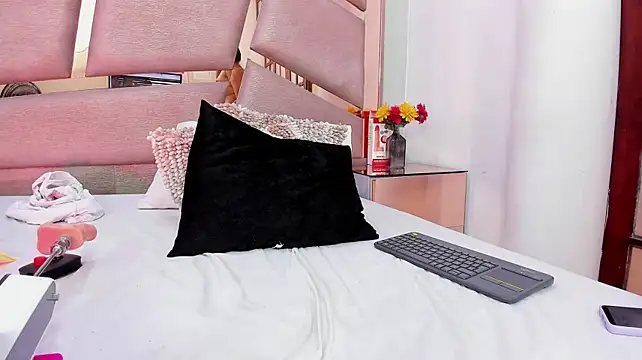 MartinaGreett stripchat live cam model