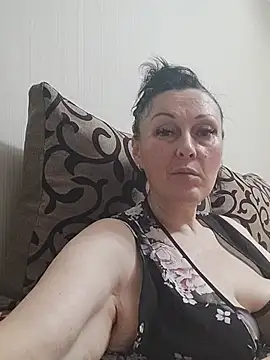 HelgaDennis stripchat live cam model