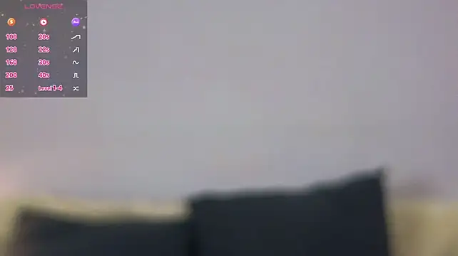 t_blonde stripchat live cam model