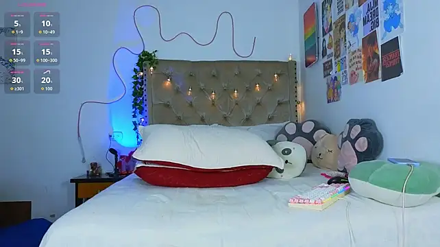 AryaMoonn stripchat live cam model