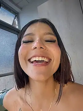 CherrySmirkXXX stripchat live cam model