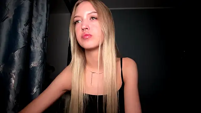 PilarShultz stripchat live cam model