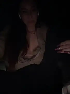 AmelieCrystal stripchat live cam model