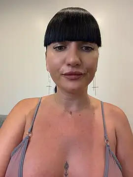 MysticCleo stripchat live cam model