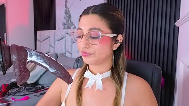 Gabrielakassi stripchat live cam model